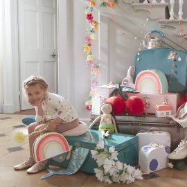 set met regenboog koffertjes