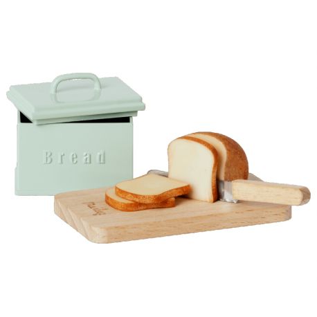 Miniature broodbox met snijplank en mes