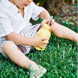 Siliconen fles met rietje - Mellow Yellow & Powder Grey