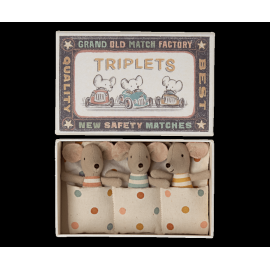 Triplets, baby muizen in Matchbox